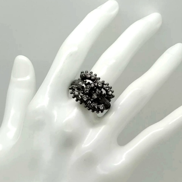 SOLD πCHANEL DOUBLE CC SILVER RING ππ₯π€©π (Size 6.5) - Picture 10 of 11